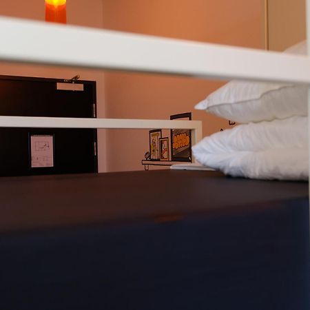 Hostel & Bar De Basis 兹沃勒 外观 照片