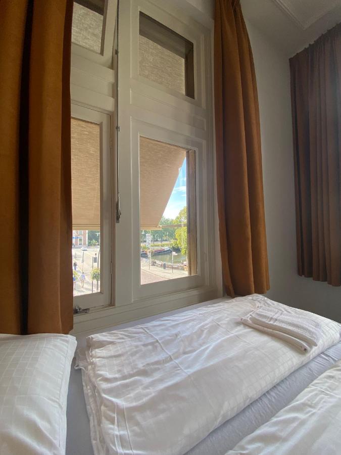 Hostel & Bar De Basis 兹沃勒 外观 照片