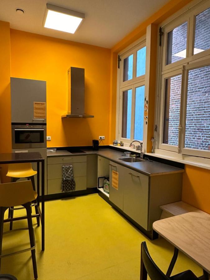 Hostel & Bar De Basis 兹沃勒 外观 照片
