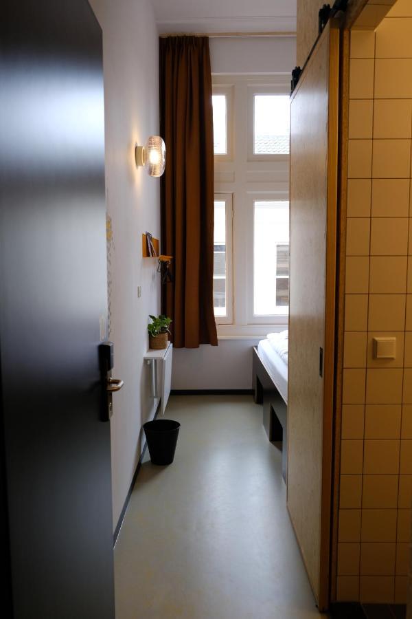 Hostel & Bar De Basis 兹沃勒 外观 照片