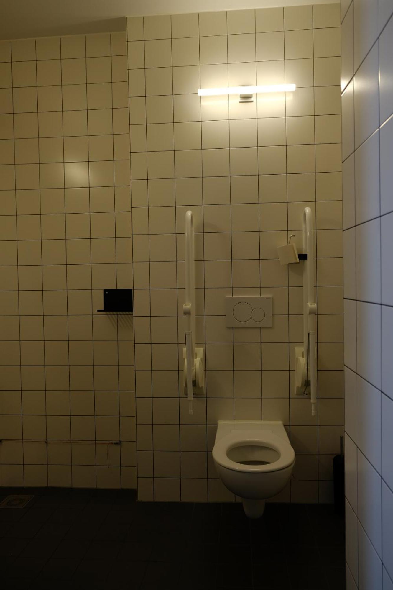Hostel & Bar De Basis 兹沃勒 外观 照片