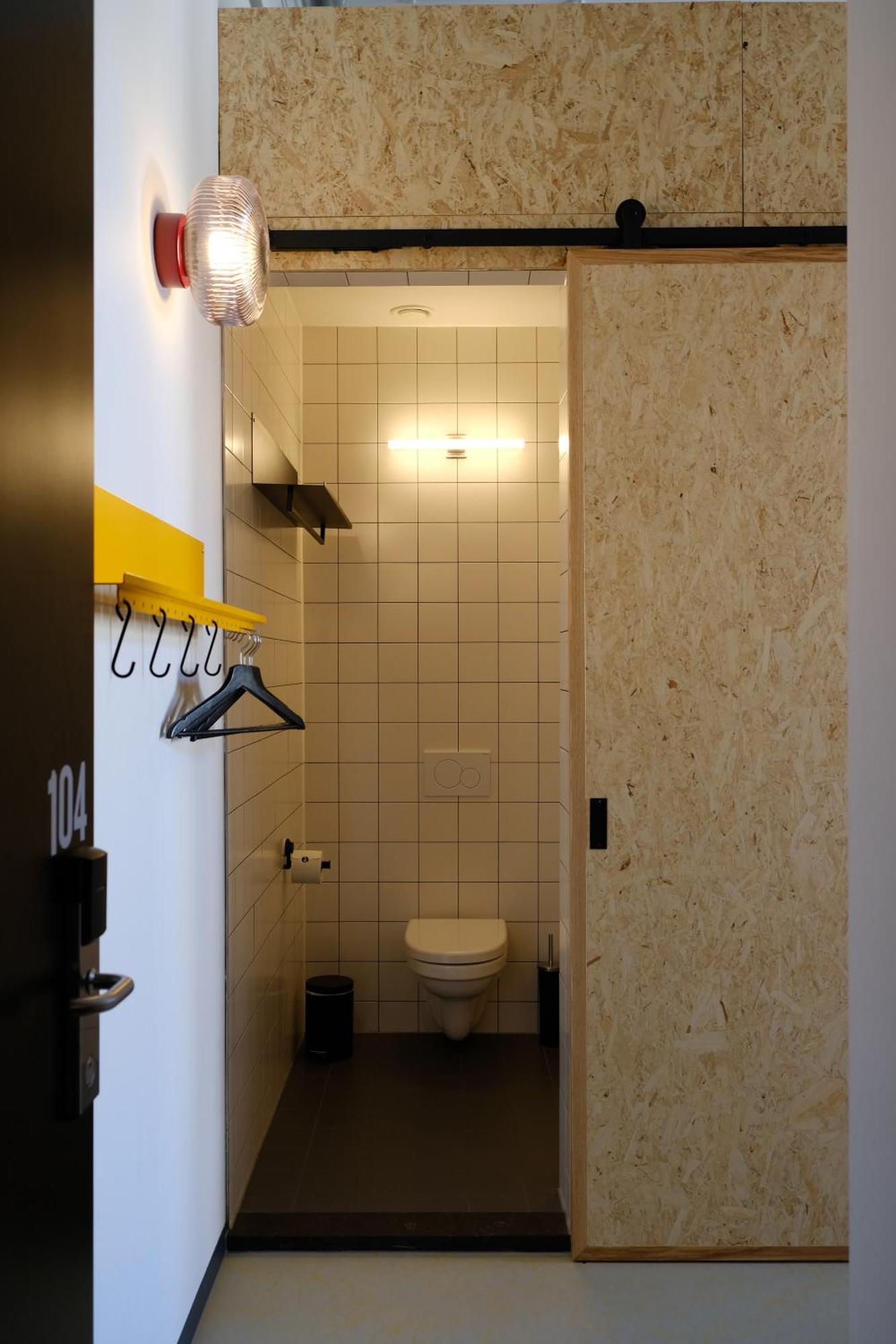 Hostel & Bar De Basis 兹沃勒 外观 照片